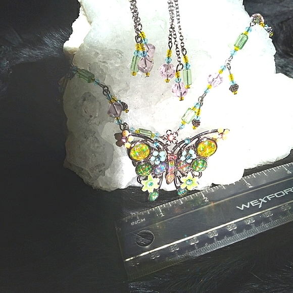 Vibrant Crystal Rainbow Butterfly Pendant Necklace with matching Earrings Set 🌈 - Picture 4 of 4